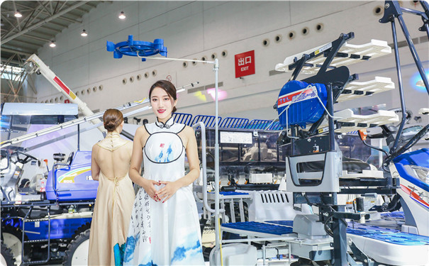 當農(nóng)機遇到美女之后