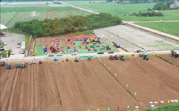 世達(dá)爾、優(yōu)牧達(dá)打捆機(jī)參加湖北首屆新型農(nóng)機(jī)田間展活動