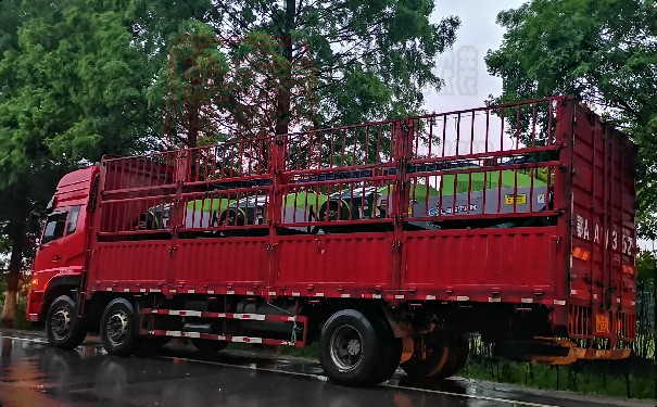 世達(dá)爾、優(yōu)牧達(dá)打捆機(jī)參加湖北首屆新型農(nóng)機(jī)田間展活動